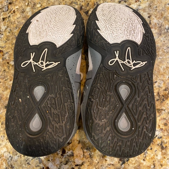 Nike Kyrie Infinity Youth (Smoke Gray) Basketball shoes - Picture 4 of 6
